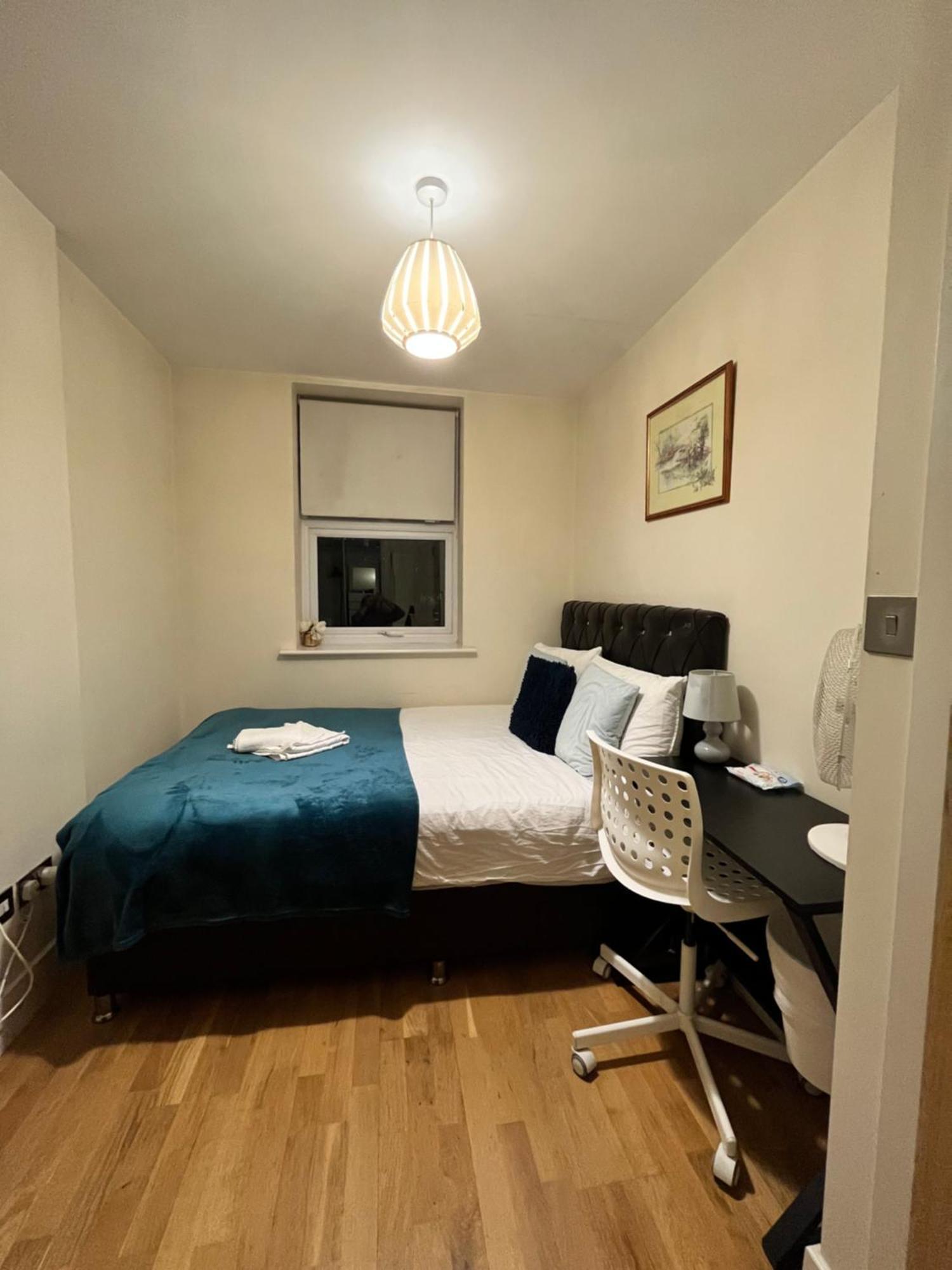 Metropolitan Coziness Private Bedrooms In Euston Station 161 런던 외부 사진