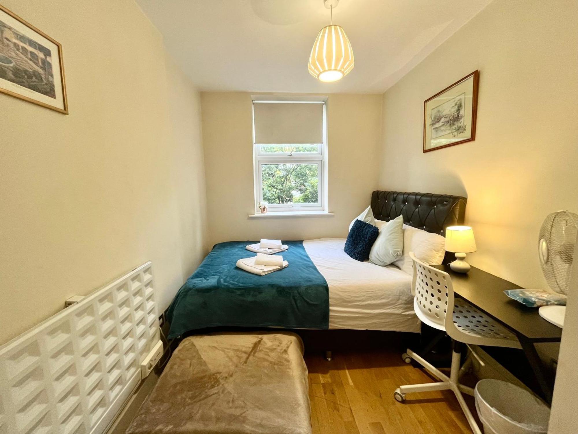 Metropolitan Coziness Private Bedrooms In Euston Station 161 런던 외부 사진