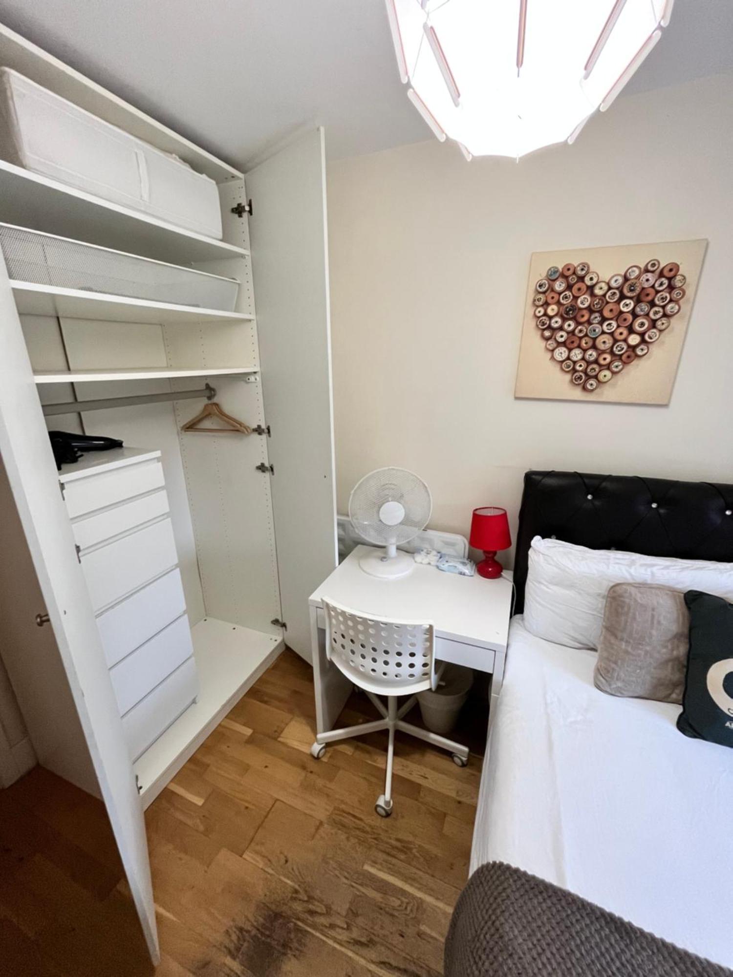 Metropolitan Coziness Private Bedrooms In Euston Station 161 런던 외부 사진