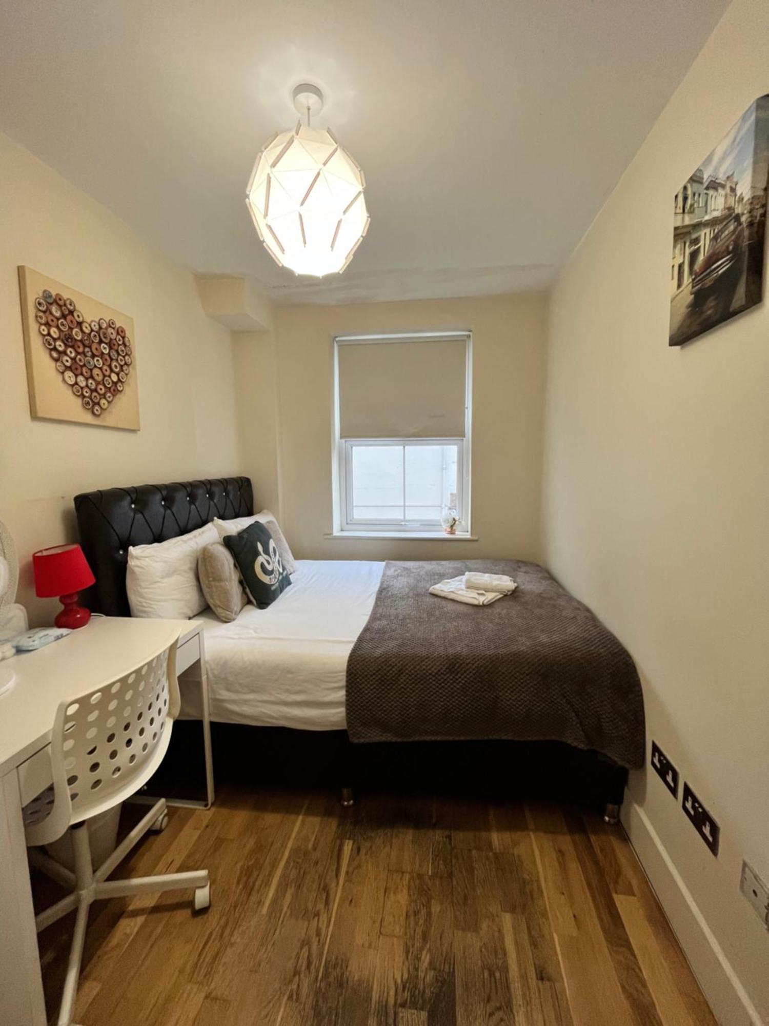Metropolitan Coziness Private Bedrooms In Euston Station 161 런던 외부 사진
