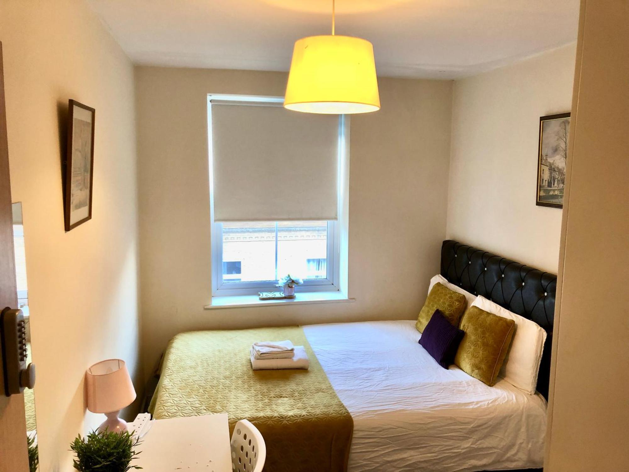 Metropolitan Coziness Private Bedrooms In Euston Station 161 런던 외부 사진