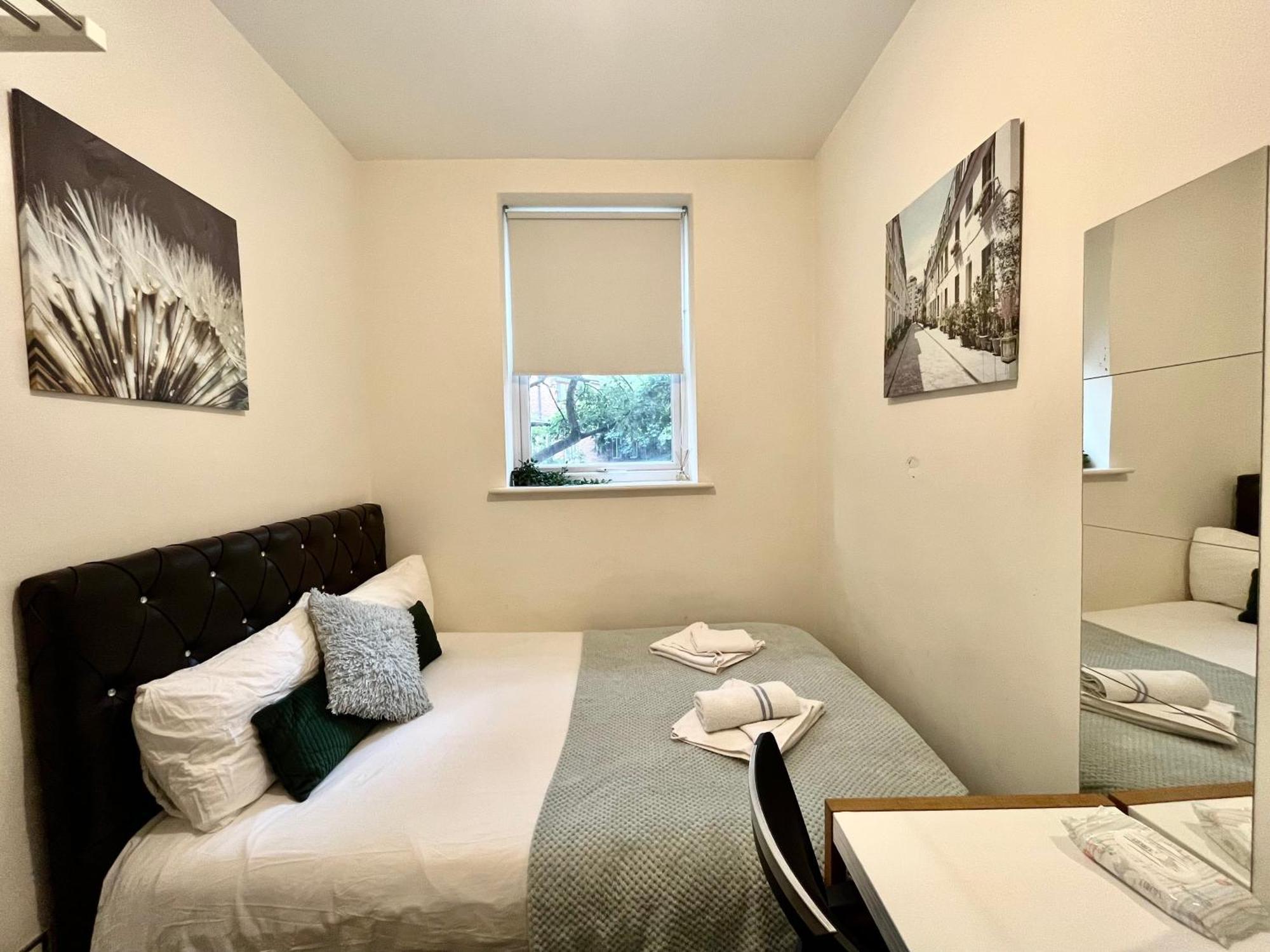 Metropolitan Coziness Private Bedrooms In Euston Station 161 런던 외부 사진