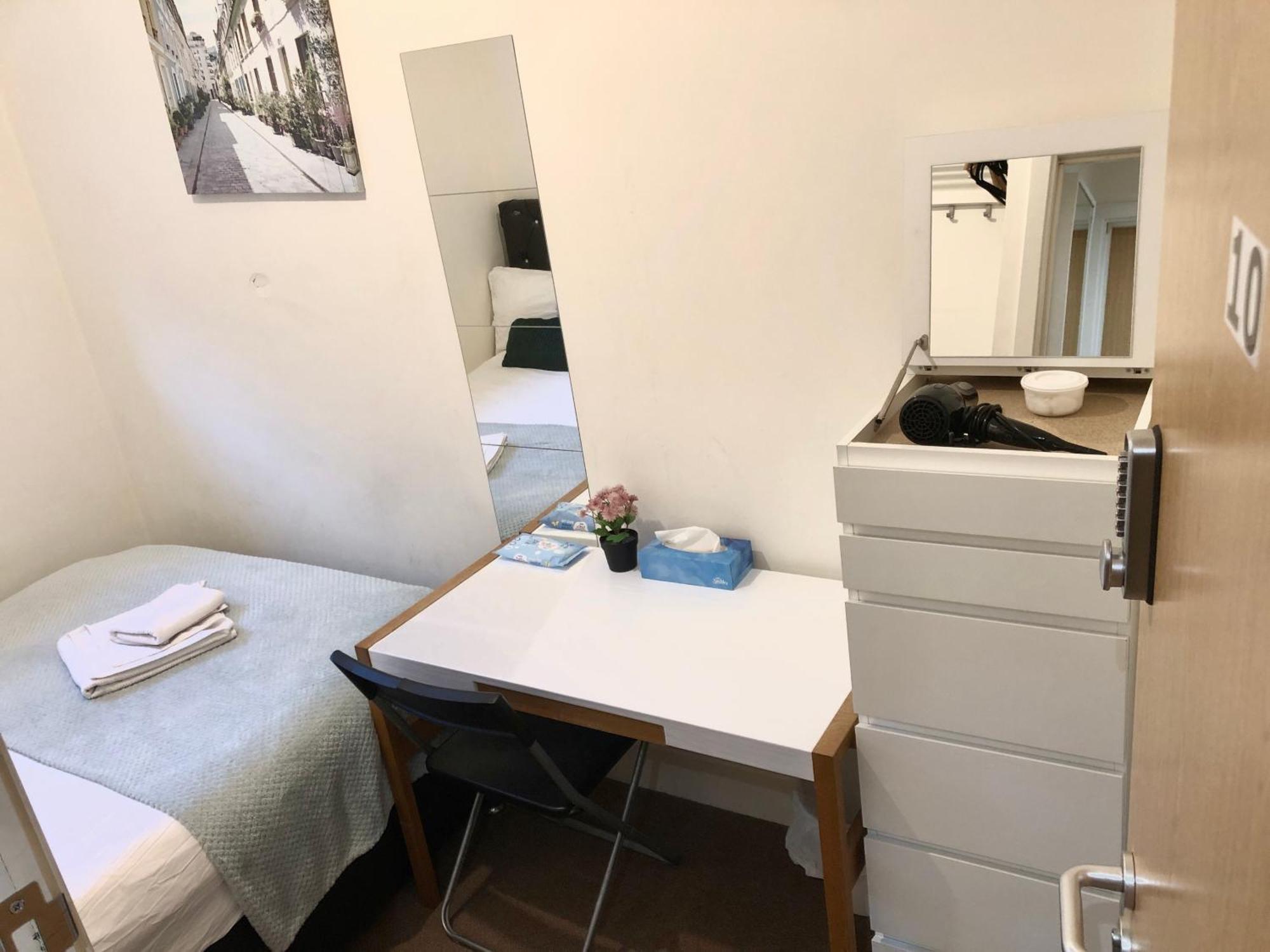 Metropolitan Coziness Private Bedrooms In Euston Station 161 런던 외부 사진