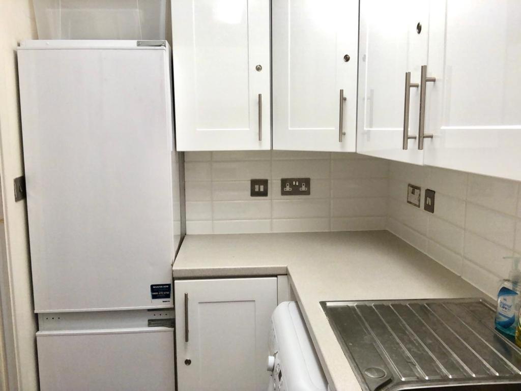 Metropolitan Coziness Private Bedrooms In Euston Station 161 런던 외부 사진
