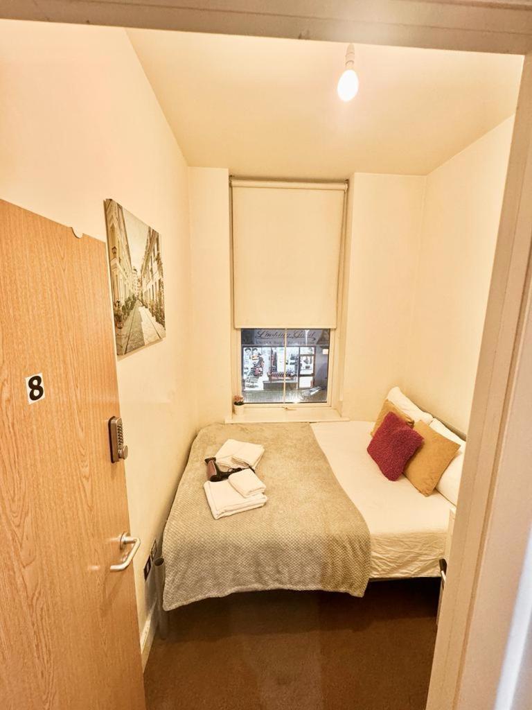 Metropolitan Coziness Private Bedrooms In Euston Station 161 런던 외부 사진