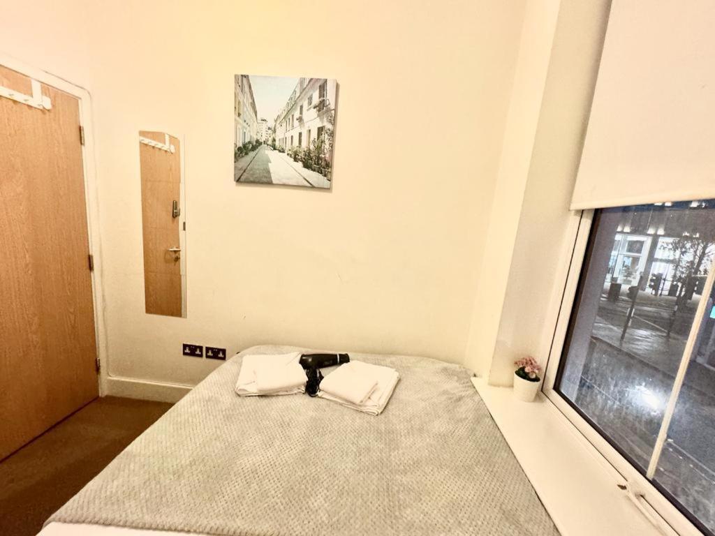 Metropolitan Coziness Private Bedrooms In Euston Station 161 런던 외부 사진